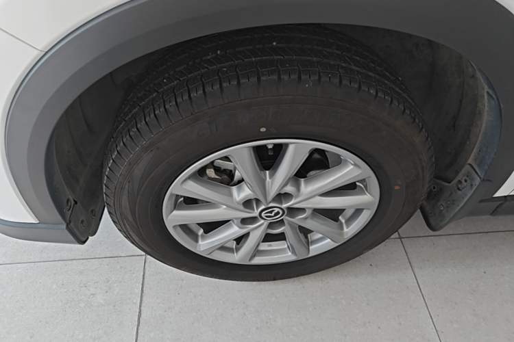 Used Mazda CX-5 2024 2.0L Automatic Two-Wheel Drive Comfort Version Left Front Wheel Hub