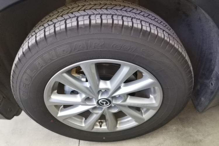 Used Mazda CX-5 2024 2.0L Automatic Two-Wheel Drive ZhiShang Version Left Front Wheel Hub