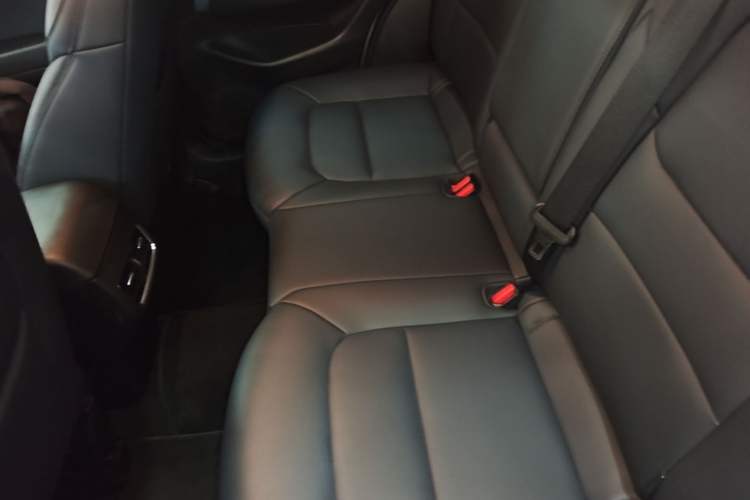 Used Mazda CX-5 2024 2.0L Automatic Two-Wheel Drive Comfort Version Left Rear Seat