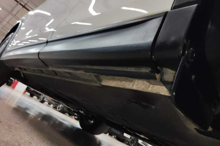Used Mazda CX-5 2024 2.0L Automatic Two-Wheel Drive Comfort Version Left Side Sill