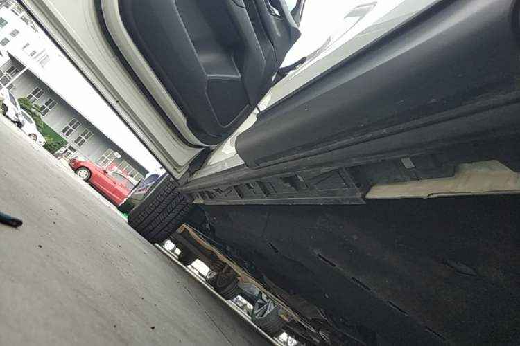 Used Mazda CX-5 2024 2.0L Automatic Two-Wheel Drive Comfort Version Left Side Sill