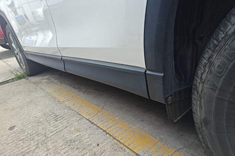 Used Mazda CX-5 2024 2.0L Automatic Two-Wheel Drive Comfort Version Left Side Sill
