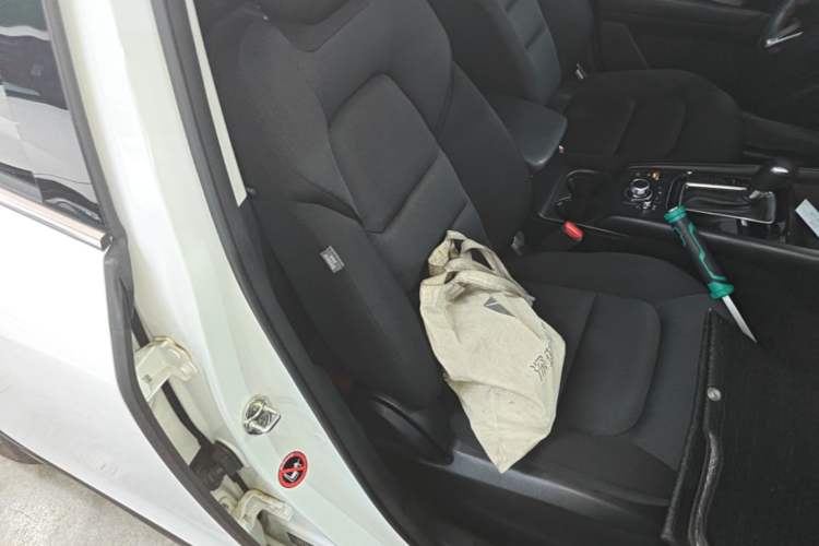 Used Mazda CX-5 2024 2.0L Automatic Two-Wheel Drive Comfort Version Right Front Seat