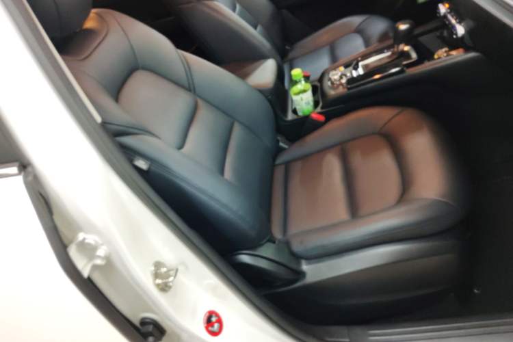 Used Mazda CX-5 2024 2.0L Automatic Two-Wheel Drive Comfort Version Right Front Seat