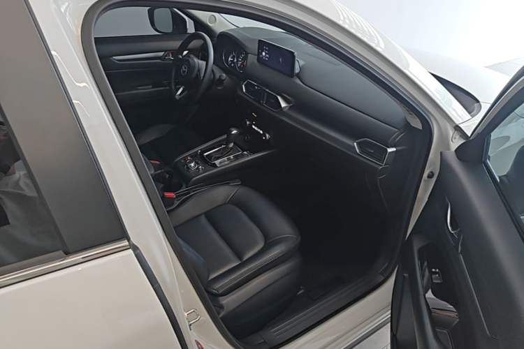 Used Mazda CX-5 2024 2.0L Automatic Two-Wheel Drive Comfort Version Right Front Seat
