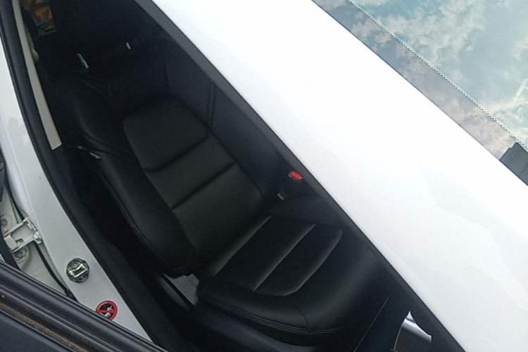 Used Mazda CX-5 2024 2.0L Automatic Two-Wheel Drive Comfort Version Right Front Seat