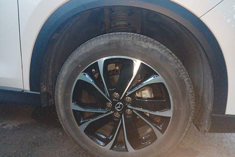 Used Mazda CX-5 2024 2.5L Automatic Two-Wheel Drive ZhiZun Version Right Front Wheel Hub