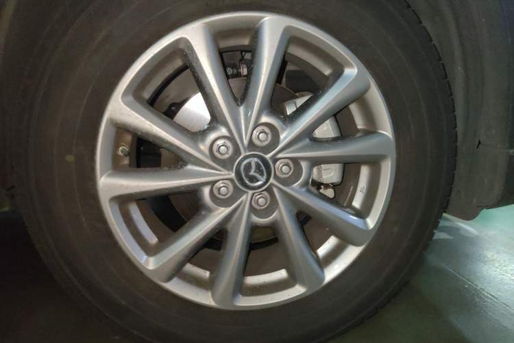 Used Mazda CX-5 2024 2.0L Automatic Two-Wheel Drive Comfort Version Right Front Wheel Hub