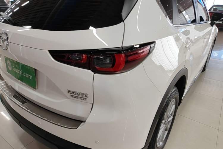 Used Mazda CX-5 2024 2.0L Automatic Two-Wheel Drive ZhiShang Pro Right Rear Taillight