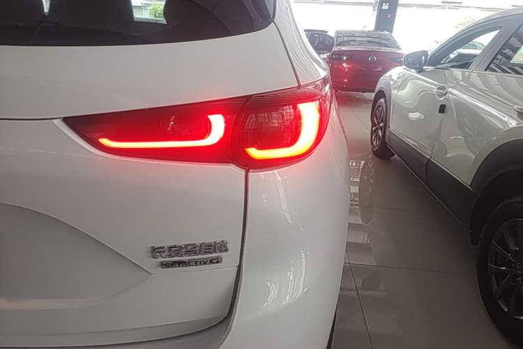Used Mazda CX-5 2024 2.0L Automatic Two-Wheel Drive Comfort Version Right Rear Taillight