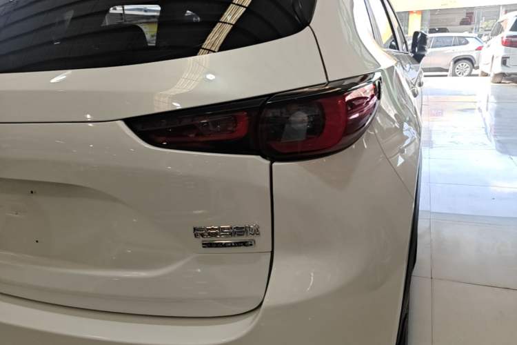 Used Mazda CX-5 2024 2.0L Automatic Two-Wheel Drive ZhiShang Version Right Rear Taillight