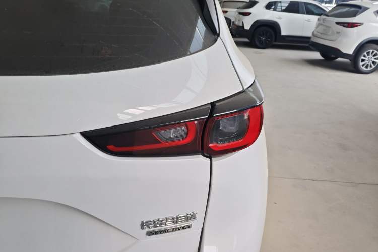 Used Mazda CX-5 2024 2.0L Automatic Two-Wheel Drive ZhiShang Pro Right Rear Taillight