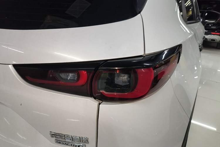 Used Mazda CX-5 2024 2.0L Automatic Two-Wheel Drive Comfort Version Right Rear Taillight