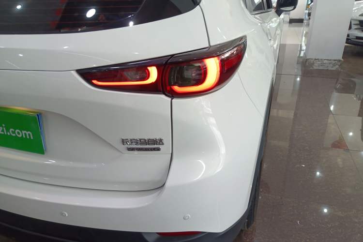 Used Mazda CX-5 2024 2.0L Automatic Two-Wheel Drive Comfort Version Right Rear Taillight