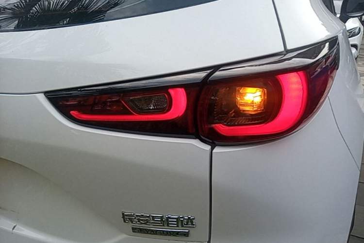 Used Mazda CX-5 2024 2.0L Automatic Two-Wheel Drive Comfort Version Right Rear Taillight