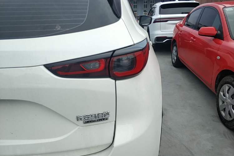 Used Mazda CX-5 2024 2.0L Automatic Two-Wheel Drive Comfort Version Right Rear Taillight