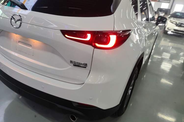 Used Mazda CX-5 2024 2.0L Automatic Two-Wheel Drive Comfort Version Right Rear Taillight