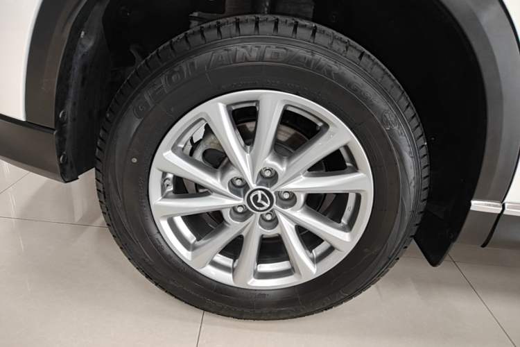 Used Mazda CX-5 2024 2.0L Automatic Two-Wheel Drive ZhiShang Pro Right Rear Wheel Hub