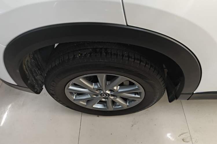 Used Mazda CX-5 2024 2.0L Automatic Two-Wheel Drive ZhiShang Version Right Rear Wheel Hub