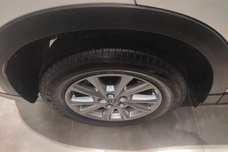 Used Mazda CX-5 2024 2.0L Automatic Two-Wheel Drive ZhiShang Version Right Rear Wheel Hub