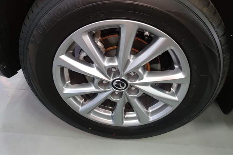 Used Mazda CX-5 2024 2.0L Automatic Two-Wheel Drive Comfort Version Right Rear Wheel Hub