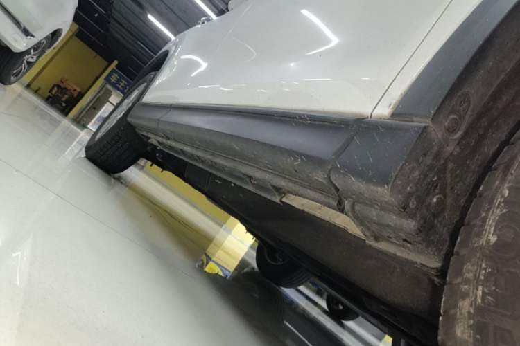 Used Mazda CX-5 2024 2.0L Automatic Two-Wheel Drive Comfort Version Right Side Sill