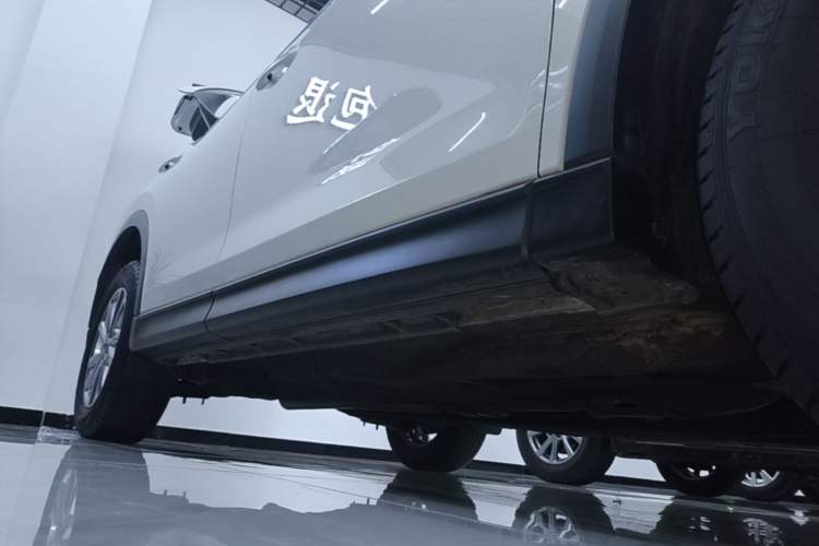 Used Mazda CX-5 2024 2.0L Automatic Two-Wheel Drive Comfort Version Right Side Sill