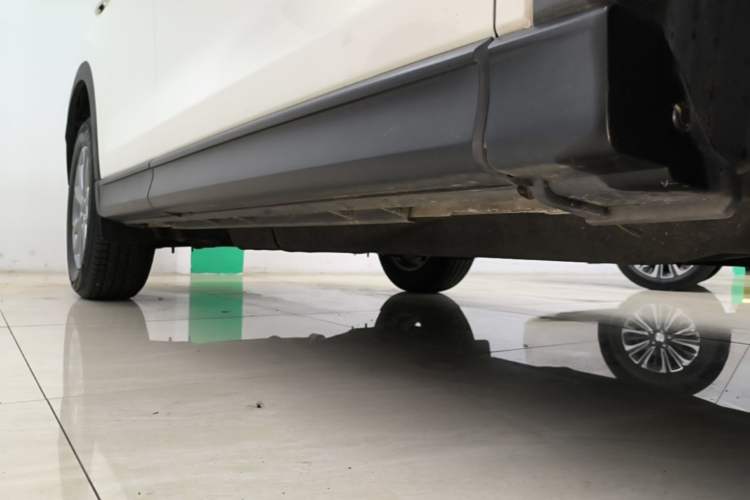 Used Mazda CX-5 2024 2.0L Automatic Two-Wheel Drive Comfort Version Right Side Sill