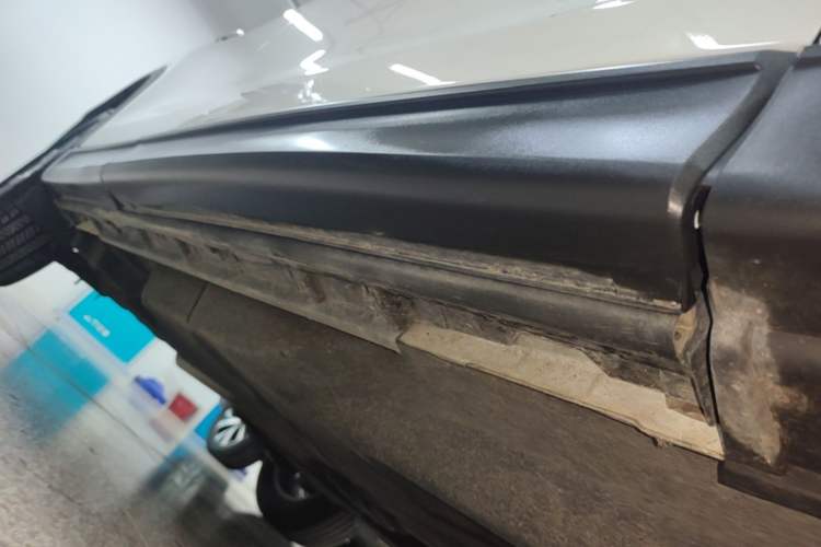 Used Mazda CX-5 2024 2.0L Automatic Two-Wheel Drive Comfort Version Right Side Sill