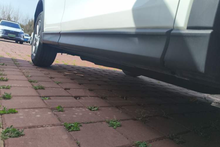 Used Mazda CX-5 2024 2.0L Automatic Two-Wheel Drive Comfort Version Right Side Sill