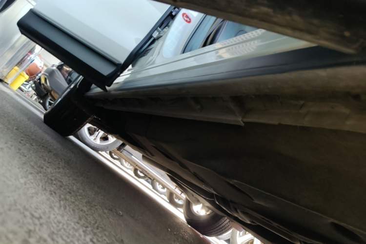 Used Mazda CX-5 2024 2.0L Automatic Two-Wheel Drive Comfort Version Right Side Sill