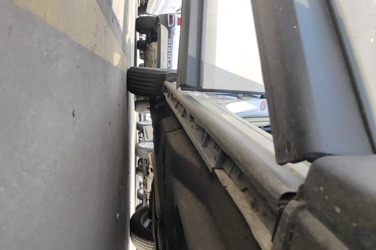 Used Mazda CX-5 2024 2.0L Automatic Two-Wheel Drive ZhiShang Version Right Side Sill