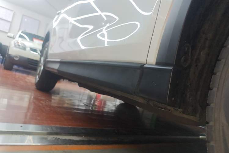 Used Mazda CX-5 2024 2.0L Automatic Two-Wheel Drive ZhiShang Version Right Side Sill