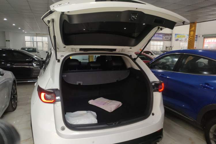 Used Mazda CX-5 2024 2.0L Automatic Two-Wheel Drive ZhiShang Version Trunk