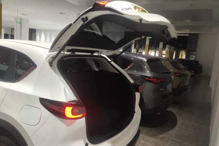 Used Mazda CX-5 2024 2.0L Automatic Two-Wheel Drive ZhiShang Version Trunk