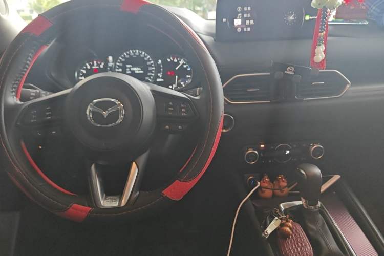 Used Mazda CX-5 2025 2.0L Automatic Two-Wheel Drive ZhiShang Pro Center Console