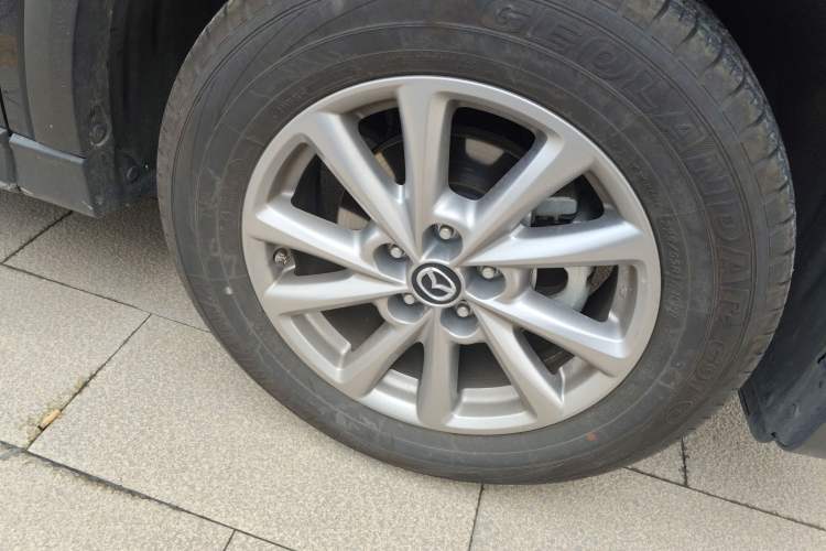 Used Mazda CX-5 2025 2.0L Automatic Two-Wheel Drive Comfort Version Right Front Wheel Hub