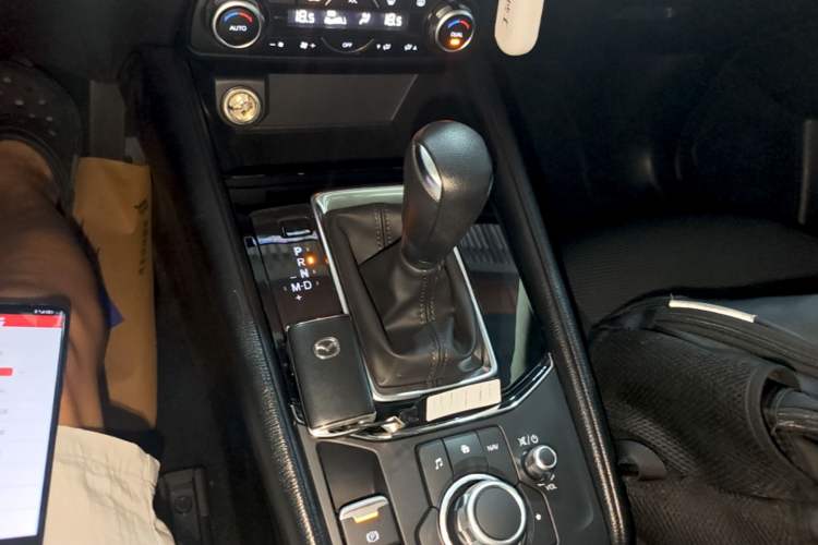 Used Mazda CX-5 2025 2.0L Automatic Two-Wheel Drive Comfort Version Audio And AC Panel