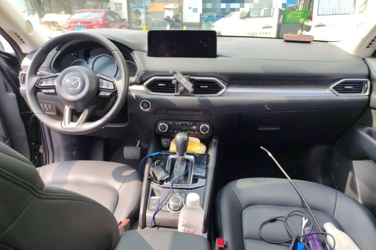 Used Mazda CX-5 2025 2.0L Automatic Two-Wheel Drive ZhiShang Pro Center Console