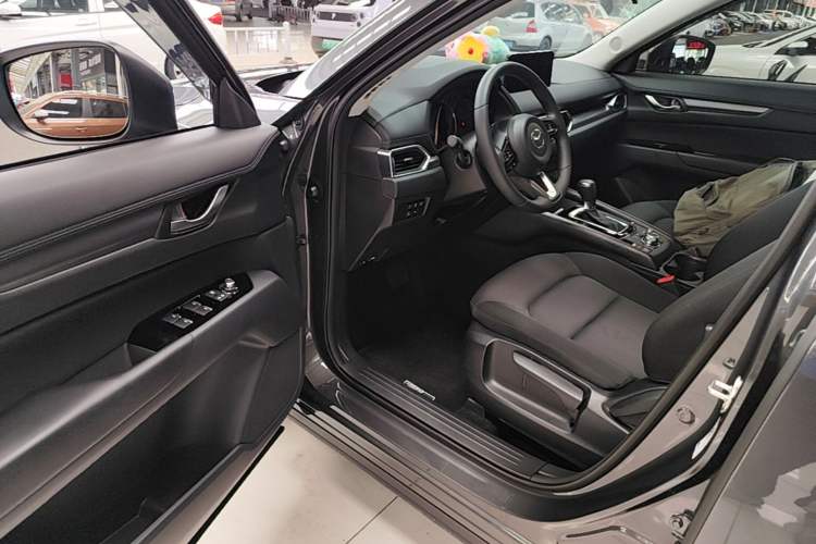 Used Mazda CX-5 2025 2.0L Automatic Two-Wheel Drive ZhiShang Pro Driver Seat