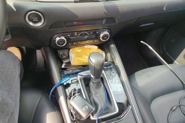 Used Mazda CX-5 2025 2.0L Automatic Two-Wheel Drive ZhiShang Pro Gear Lever