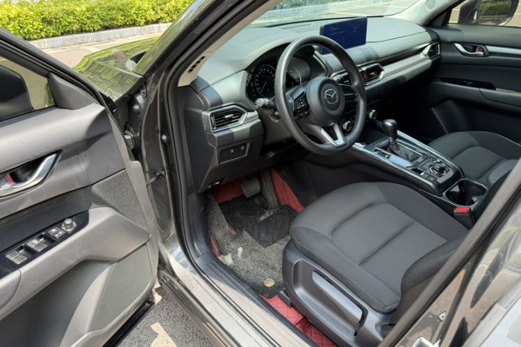 Used Mazda CX-5 2025 2.0L Automatic Two-Wheel Drive Comfort Version Interior 1