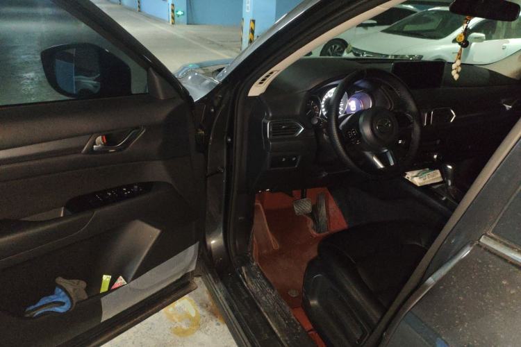 Used Mazda CX-5 2025 2.0L Automatic Two-Wheel Drive Comfort Version Interior 3
