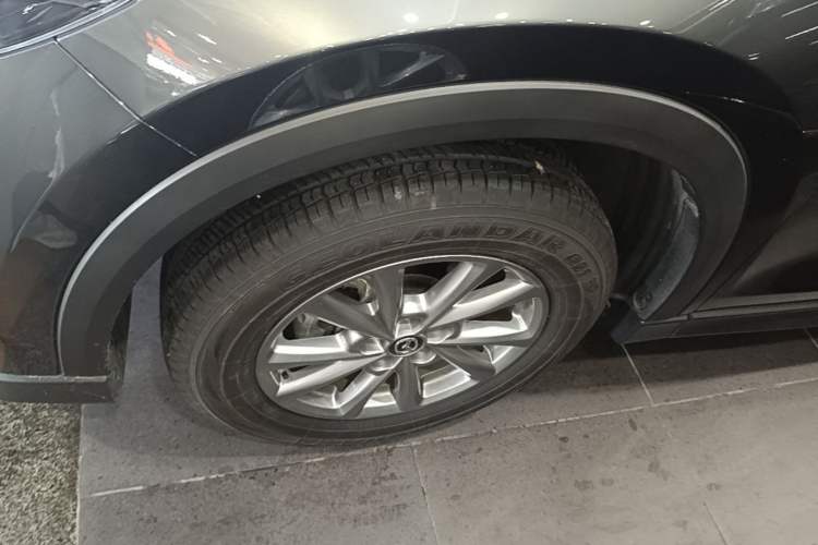 Used Mazda CX-5 2025 2.0L Automatic Two-Wheel Drive Comfort Version Left Front Wheel Hub