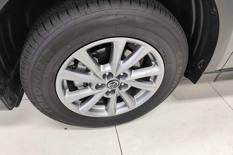 Used Mazda CX-5 2025 2.0L Automatic Two-Wheel Drive ZhiShang Pro Left Front Wheel Hub
