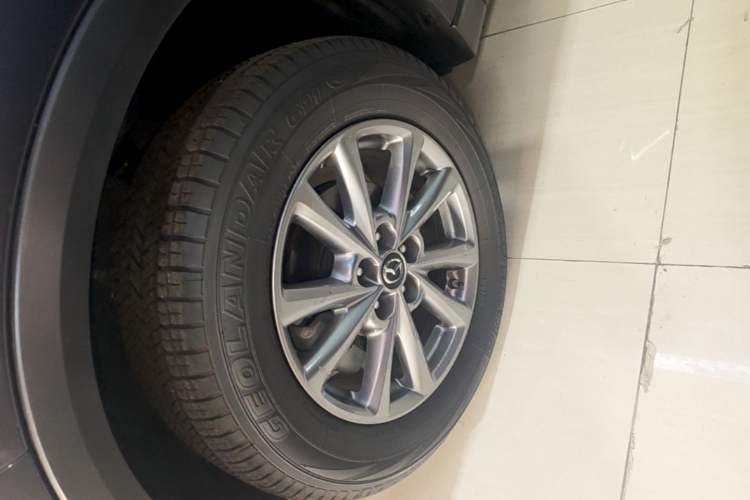 Used Mazda CX-5 2025 2.0L Automatic Two-Wheel Drive Comfort Version Left Front Wheel Hub