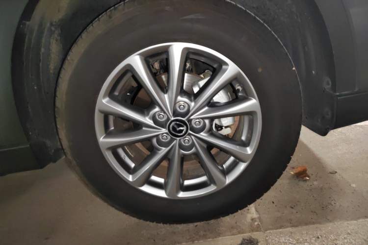 Used Mazda CX-5 2025 2.0L Automatic Two-Wheel Drive Comfort Version Right Front Wheel Hub