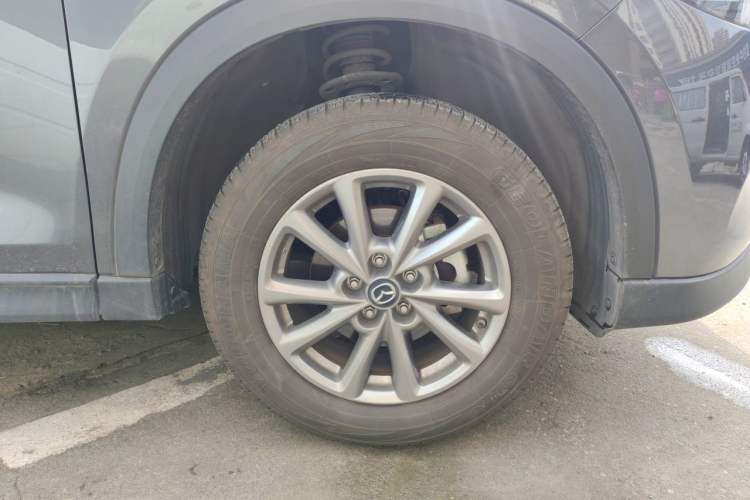 Used Mazda CX-5 2025 2.0L Automatic Two-Wheel Drive ZhiShang Pro Right Front Wheel Hub