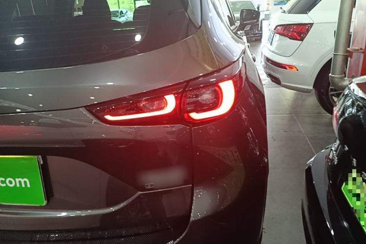 Used Mazda CX-5 2025 2.0L Automatic Two-Wheel Drive Comfort Version Right Rear Taillight