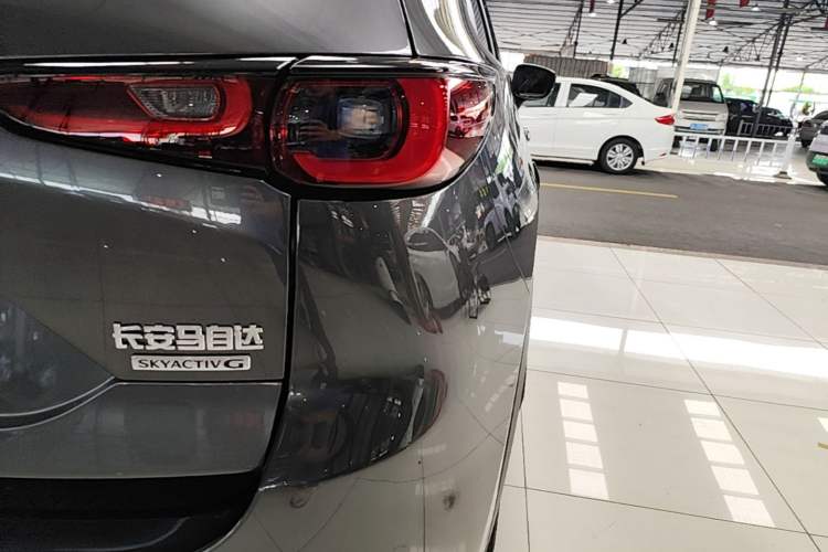 Used Mazda CX-5 2025 2.0L Automatic Two-Wheel Drive ZhiShang Pro Right Rear Taillight